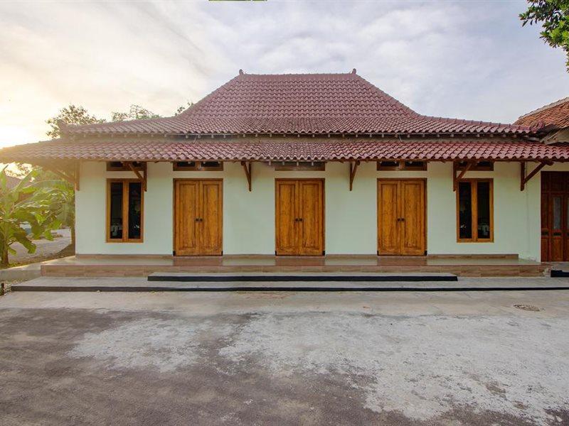OYO 2634 Griya Birowo Syariah Hotel Wonosari Bagian luar foto