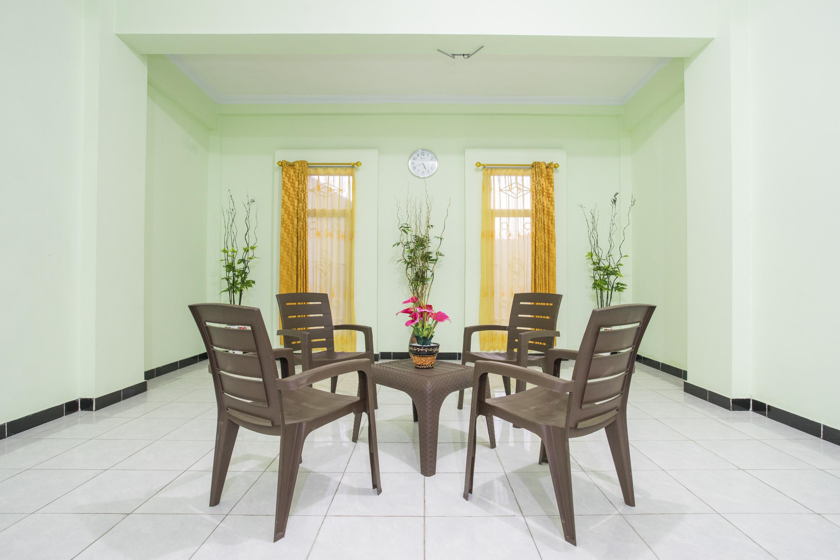 OYO 2634 Griya Birowo Syariah Hotel Wonosari Bagian luar foto