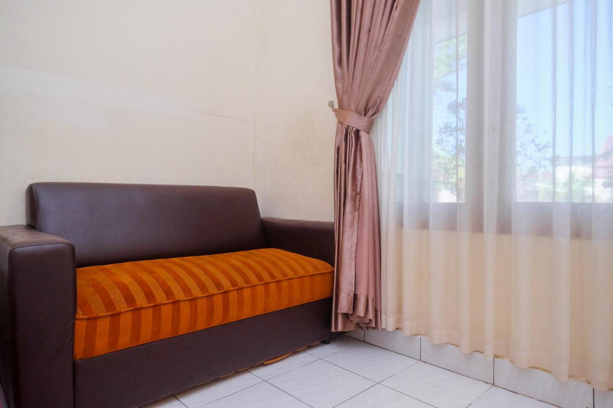 OYO 2634 Griya Birowo Syariah Hotel Wonosari Bagian luar foto