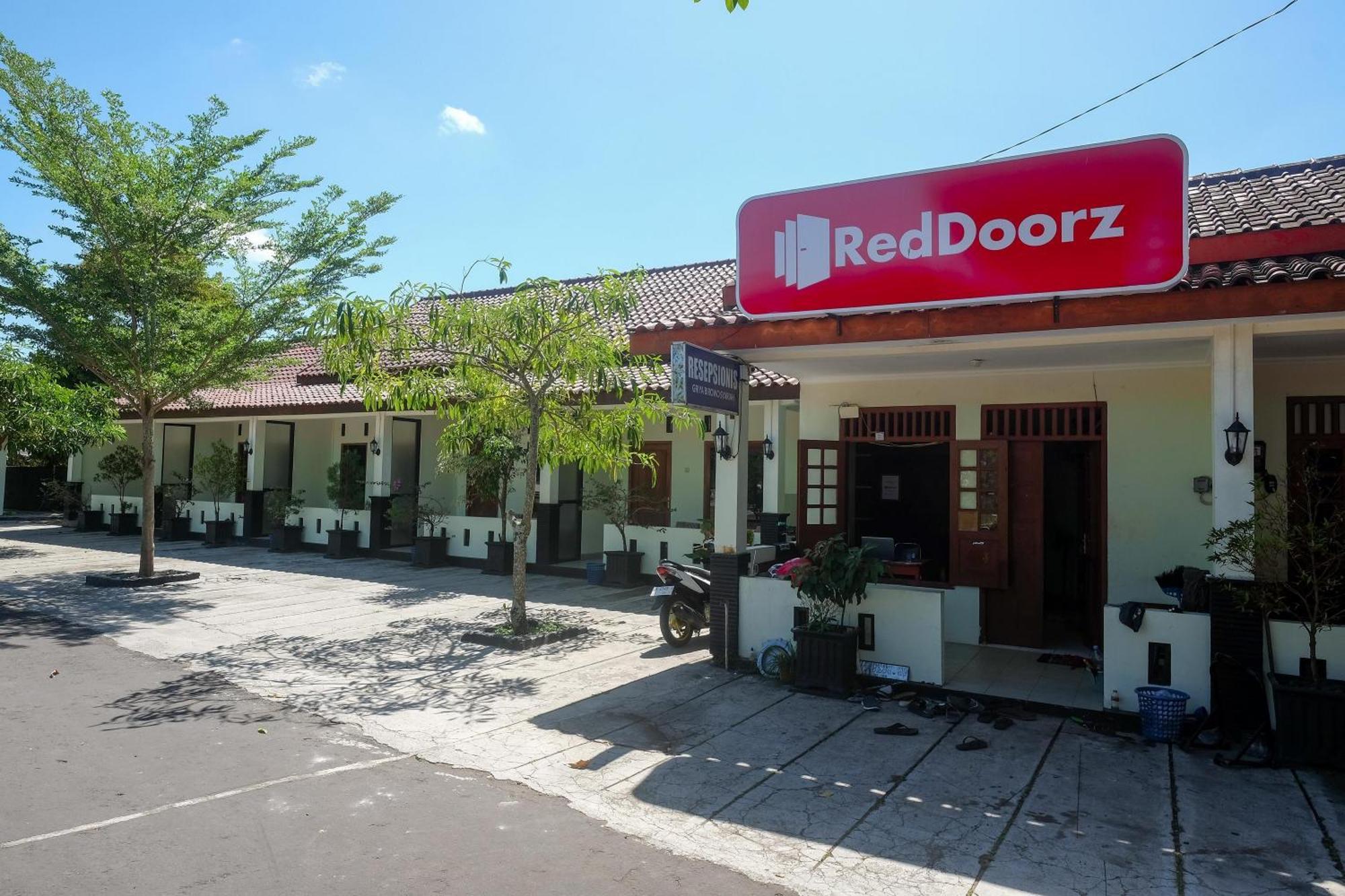 OYO 2634 Griya Birowo Syariah Hotel Wonosari Bagian luar foto