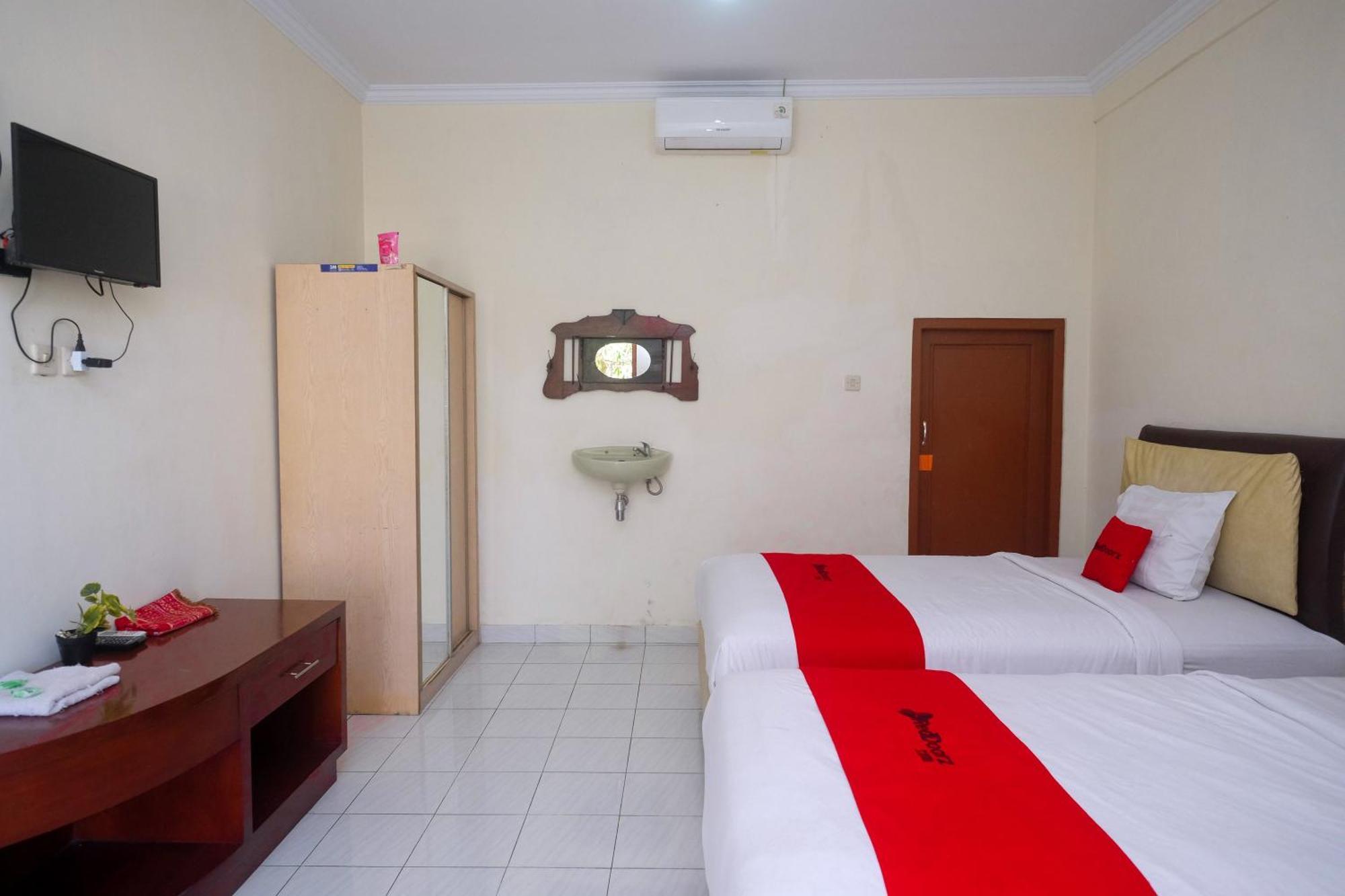 OYO 2634 Griya Birowo Syariah Hotel Wonosari Bagian luar foto