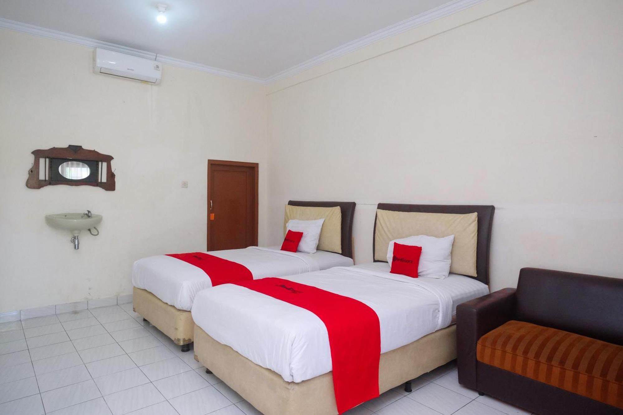 OYO 2634 Griya Birowo Syariah Hotel Wonosari Bagian luar foto